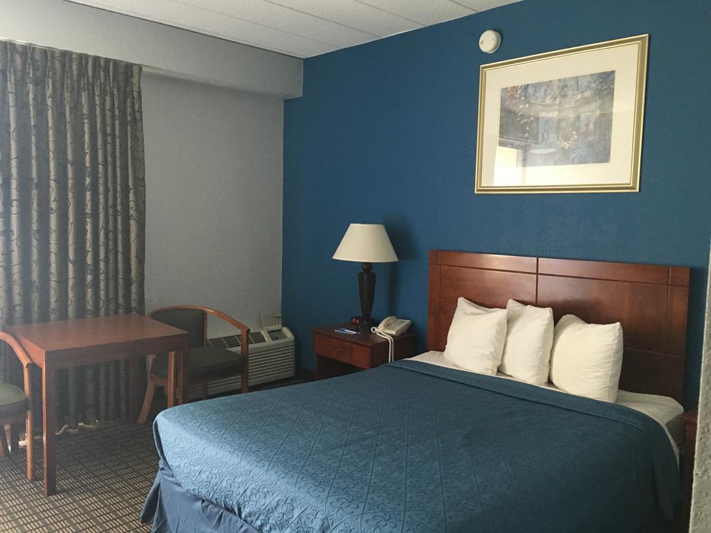 Rodeway Inn 格林菲尔德 外观 照片